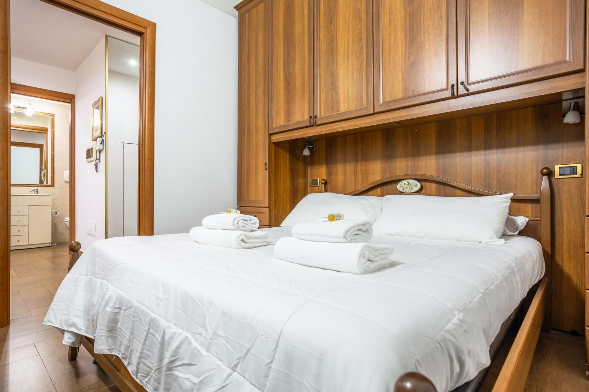 Portside Aparthotel Roma Esterno foto